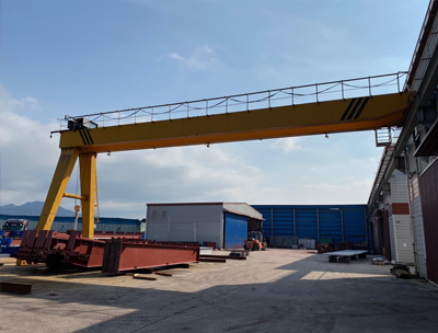 GANTRY CRANE